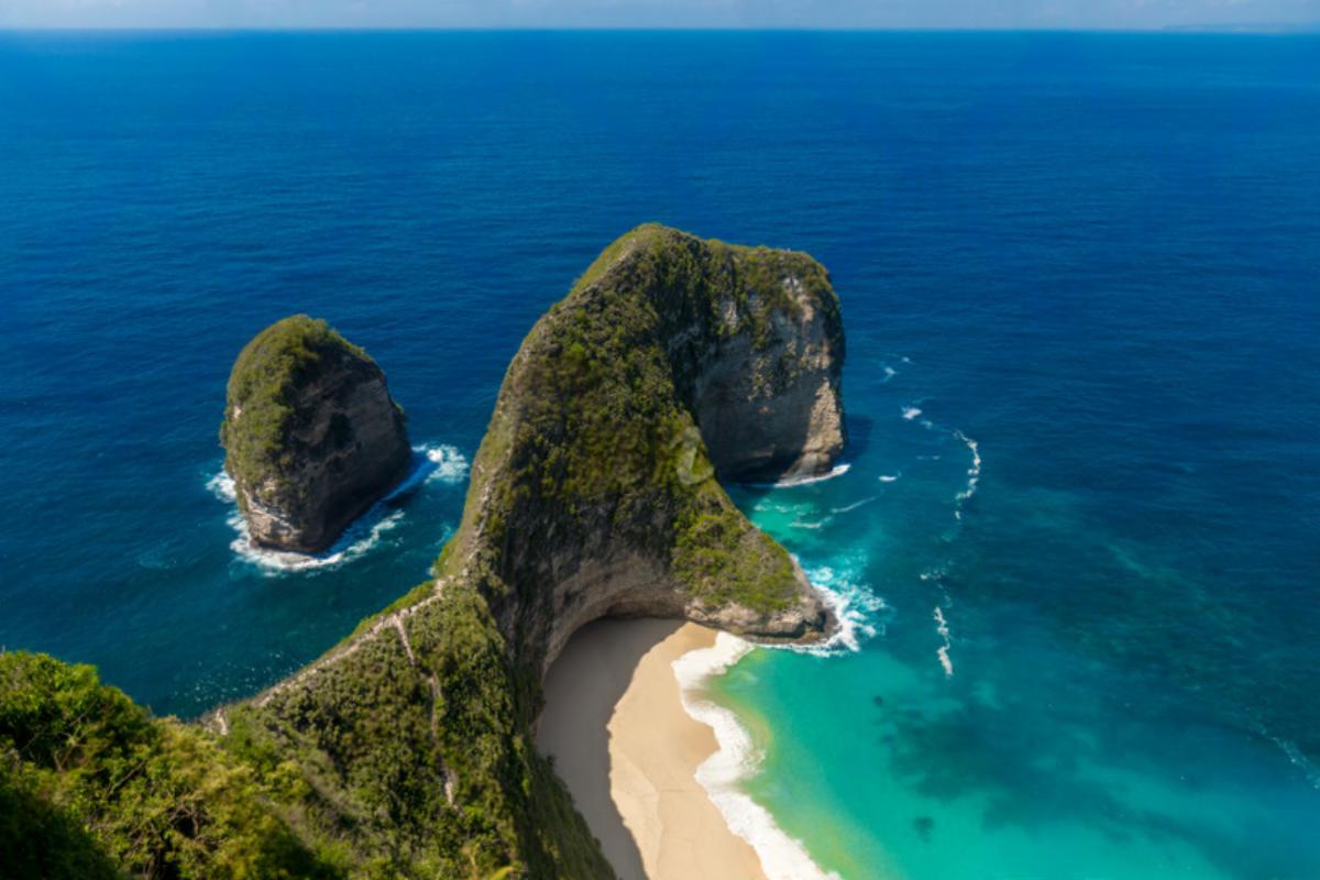 Kelingking Beach Nusa Penida by muratdeniz